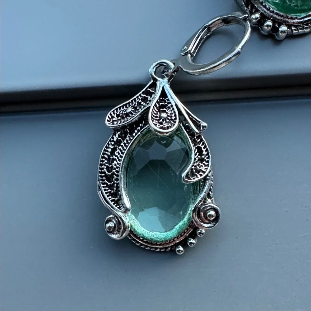 Vintage Silver Green Gemstone Earrings NEW 🏷️